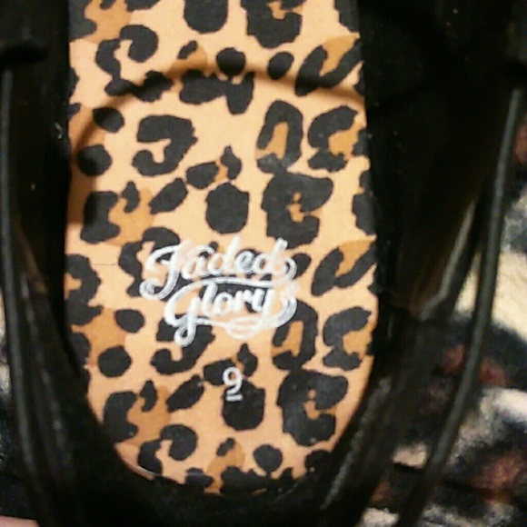 Flats - Picture 3 of 3